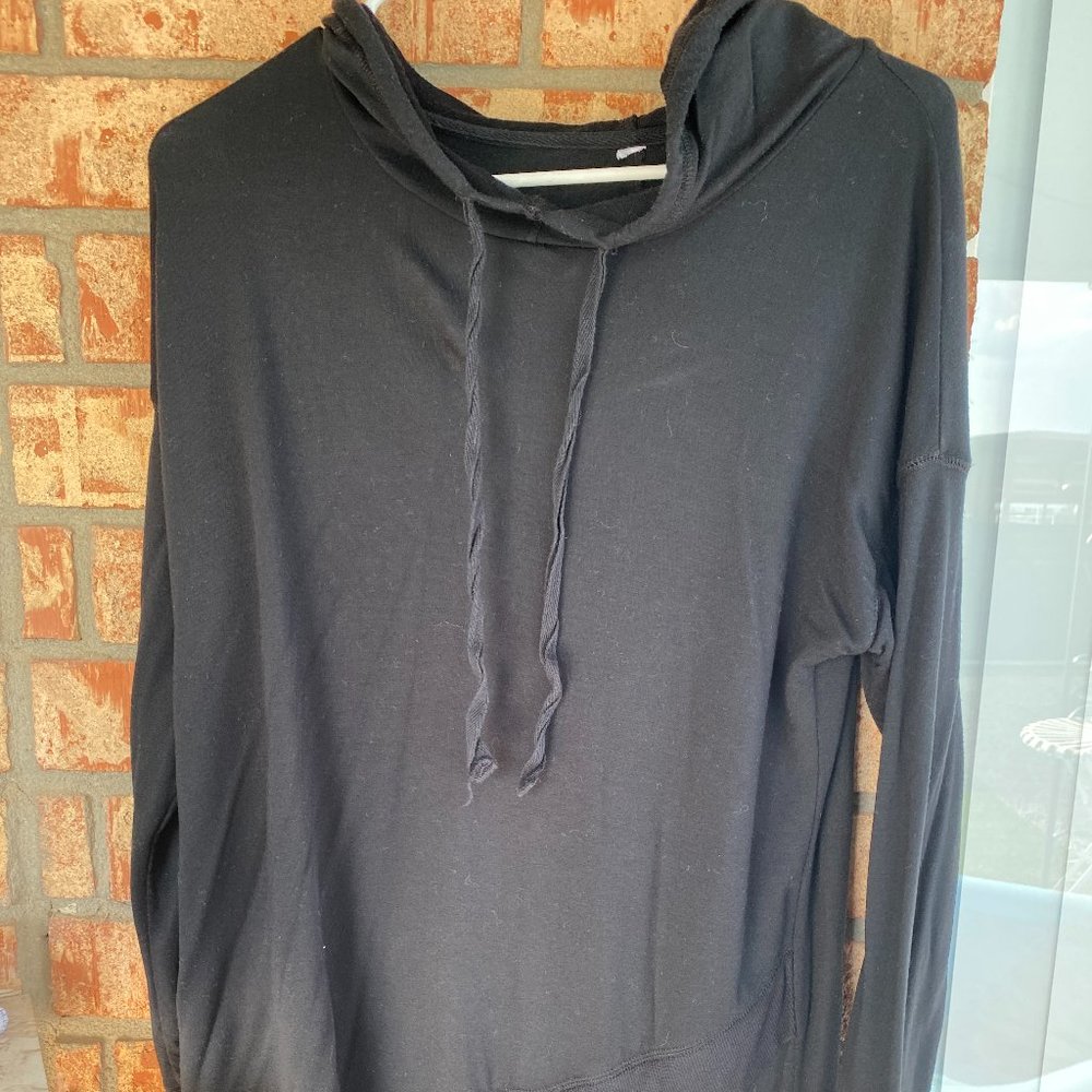 Comfy Black Long Sleeve Hoodie (Medium)